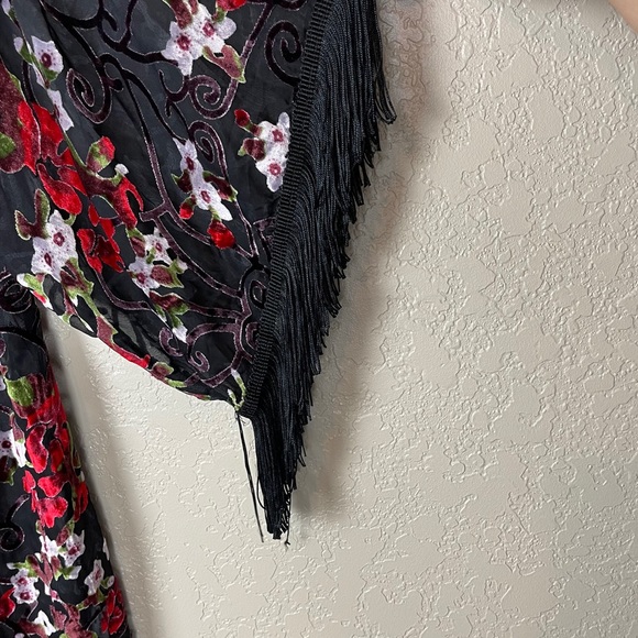 Floral print velvet fringe open front kimono - Picture 2 of 6